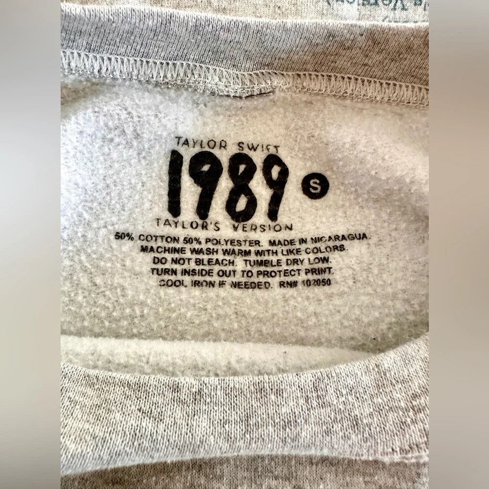 Taylor Swift Spotify Fans First Heather Gray 1989 (Taylor's Version) sweatshirt - Picture 6 of 6